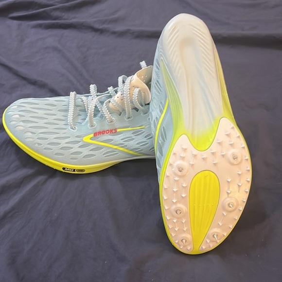NEW Unisex Brooks ELMN8 7 Track Spikes. Size 11M/12.5W. - Picture 6 of 7